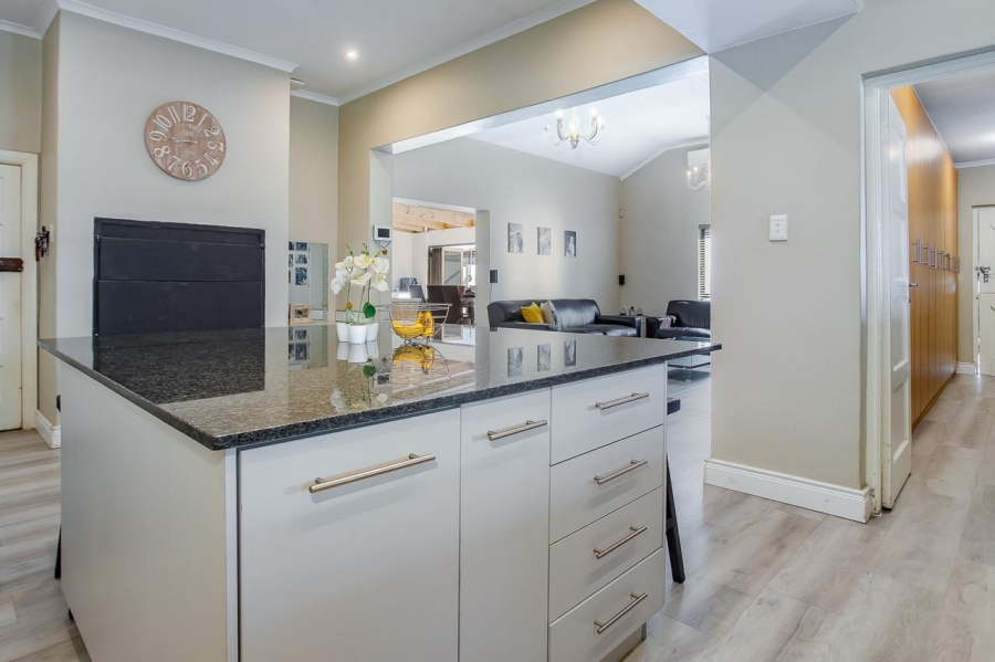4 Bedroom Property for Sale in Paarl North Western Cape